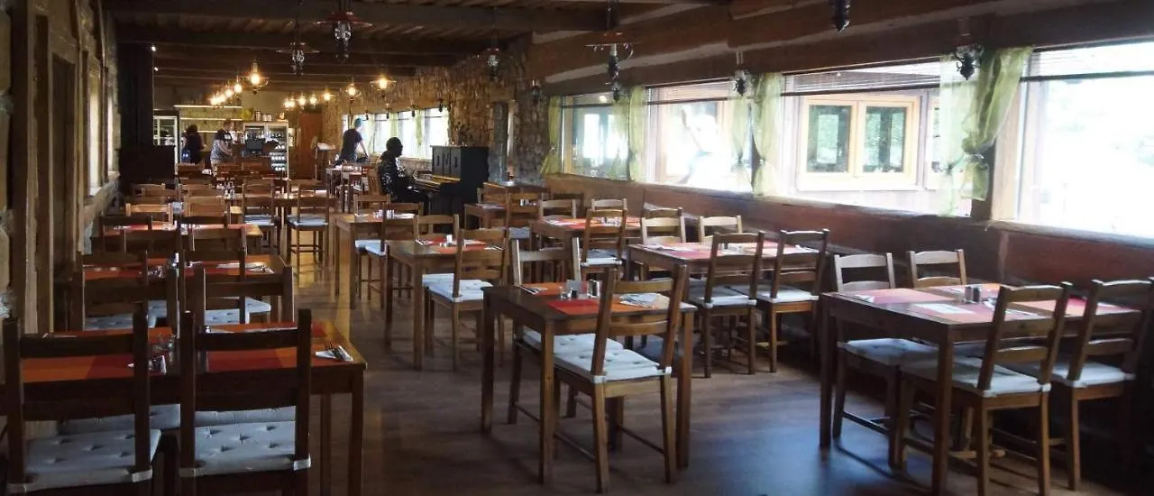 Luxusní stan Šeberák - ubytování v chatičkách a v luxusních stanech Praha